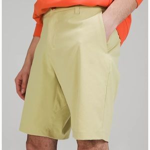 Commission Classic-Fit Short Ventlight in Dew Green